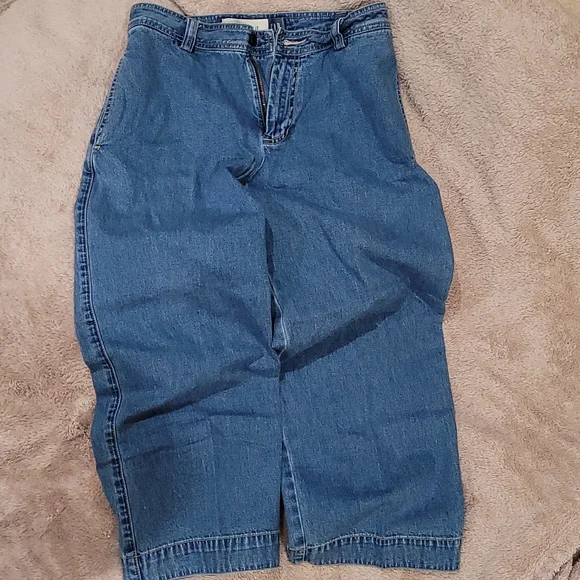 Gap Retro Cut Capri, Size 6 - Picture 2 of 3